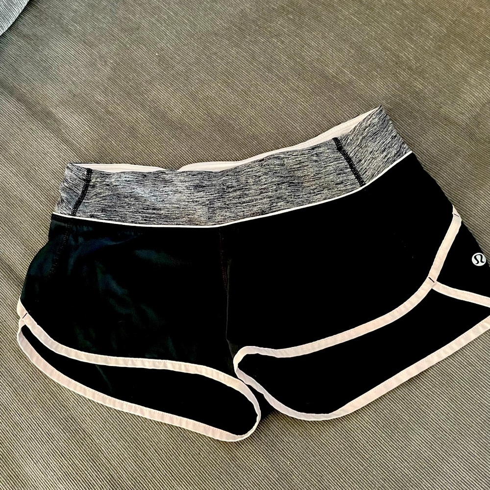 Lululemon shorts size 6